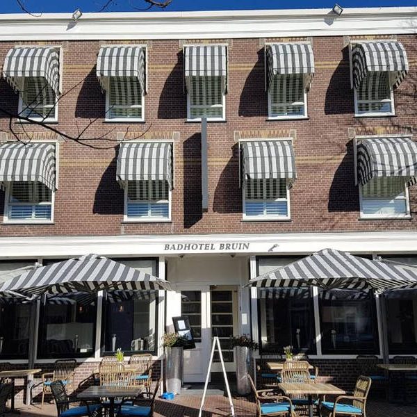 Badhotel Bruin 3